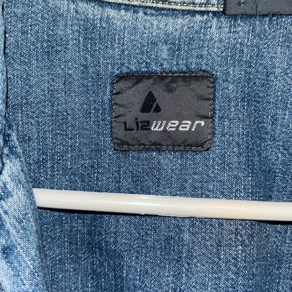 Vintage Liz Claiborne Lizwear Authentic Rugged Quality Lightweight Denim Jacket - Picture 2 of 4